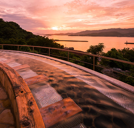 写真:和のリゾートはづ の温泉