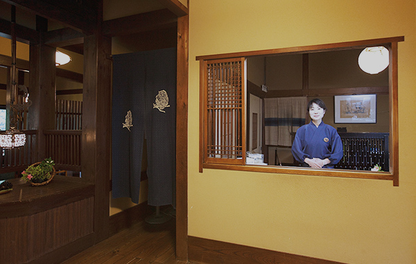 写真：フロント