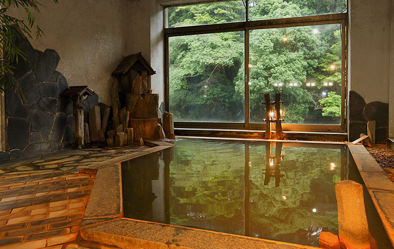 写真：鳳液泉 大風呂