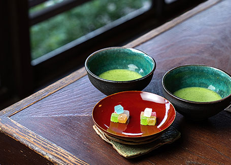 写真：お抹茶とお菓子