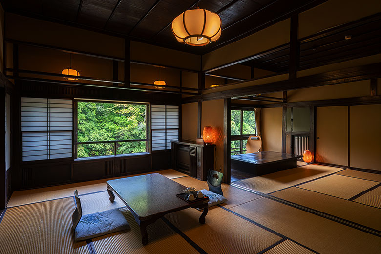 写真：民芸調客室