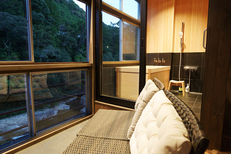 写真：温泉付き客室