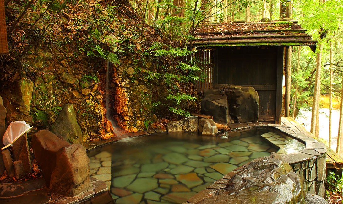 写真:薬湯露天風呂